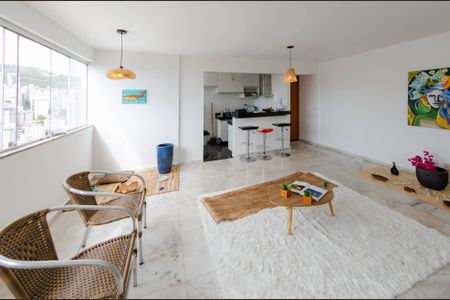 Apartamento para alugar com 80m², 2 quartos e 3 vagasSala