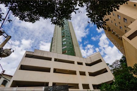 Apartamento para alugar com 80m², 2 quartos e 3 vagasFachada