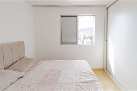 Apartamento para alugar com 80m², 2 quartos e 3 vagasQuarto 