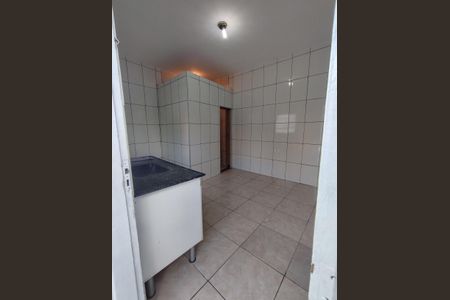 Casa à venda com 120m², 2 quartos e 2 vagasCômado dos fundos