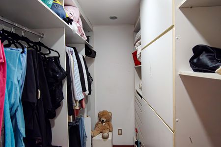 Apartamento à venda com 268m², 4 quartos e 1 vaga Apartamento à venda com 268m², 4 quartos e 1 vagaCloset da Suíte 2