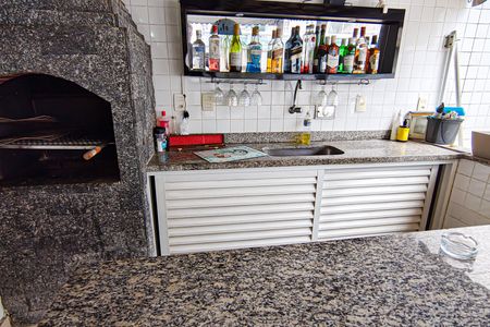 Apartamento à venda com 268m², 4 quartos e 1 vaga Apartamento à venda com 268m², 4 quartos e 1 vagaÁrea Lazer