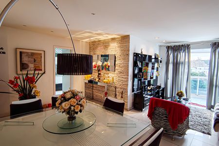 Apartamento à venda com 268m², 4 quartos e 1 vaga Apartamento à venda com 268m², 4 quartos e 1 vagaSala