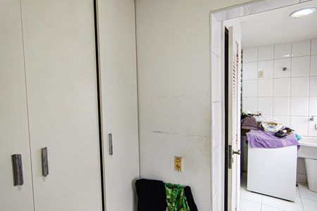 Apartamento à venda com 268m², 4 quartos e 1 vaga Apartamento à venda com 268m², 4 quartos e 1 vagaQuarto de Serviço