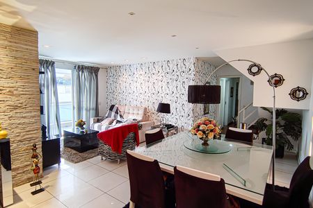 Apartamento à venda com 268m², 4 quartos e 1 vaga Apartamento à venda com 268m², 4 quartos e 1 vagaSala