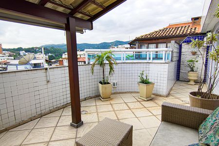 Apartamento à venda com 268m², 4 quartos e 1 vaga Apartamento à venda com 268m², 4 quartos e 1 vagaCobertura