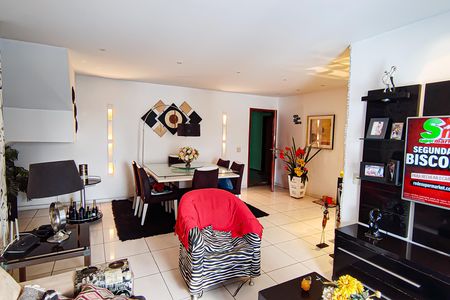 Apartamento à venda com 268m², 4 quartos e 1 vaga Apartamento à venda com 268m², 4 quartos e 1 vagaSala