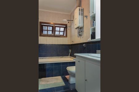 Casa à venda com 184m², 3 quartos e 3 vagasBanheiro da Suíte 1