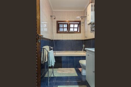 Casa à venda com 184m², 3 quartos e 3 vagasBanheiro da Suíte 1