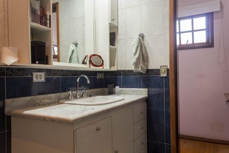 Casa à venda com 184m², 3 quartos e 3 vagasBanheiro da Suíte 1