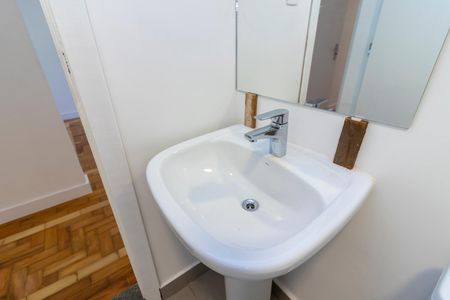 Apartamento à venda com 70m², 2 quartos e sem vaga Apartamento à venda com 70m², 2 quartos e sem vagaBanheiro