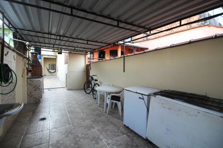 Casa à venda com 300m², 5 quartos e 5 vagasCasa 2 - Garagem