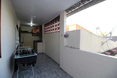 Casa à venda com 300m², 5 quartos e 5 vagasCasa 2- Área de Serviço 2