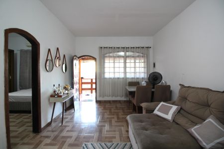Casa à venda com 300m², 5 quartos e 5 vagasCasa 1 - Sala