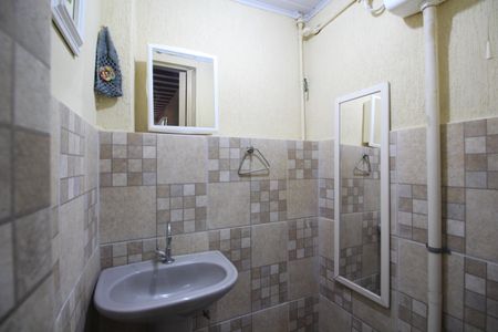 Casa à venda com 300m², 5 quartos e 5 vagasCasa 2 - Banheiro de Serviço