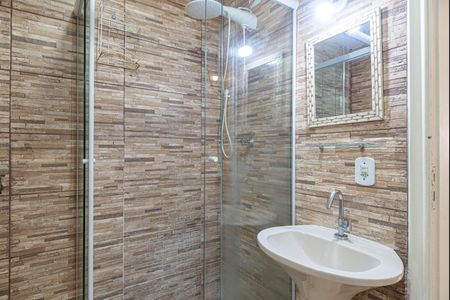 Apartamento à venda com 65m², 3 quartos e sem vagaBanheiro 