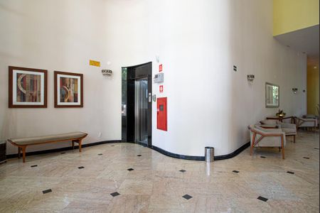 Apartamento à venda com 65m², 3 quartos e sem vagaÁrea comum - Hall Social