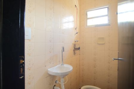 Casa para alugar com 272m², 5 quartos e 5 vagasBanheiro de serviço