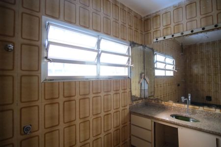 Casa para alugar com 272m², 5 quartos e 5 vagasBanheiro da Suíte 