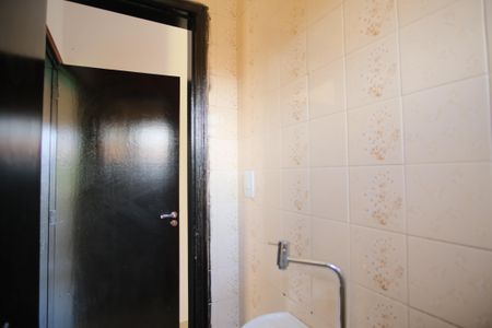 Casa para alugar com 272m², 5 quartos e 5 vagasBanheiro de serviço