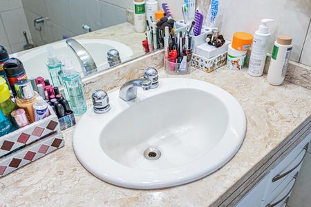 Casa à venda com 168m², 4 quartos e 4 vagas Casa à venda com 168m², 4 quartos e 4 vagasBanheiro Suíte 1