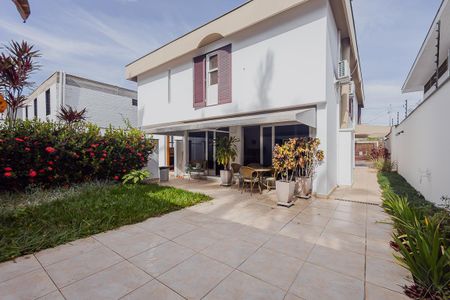 Casa à venda com 316m², 4 quartos e 4 vagasQuintal