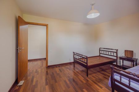 Casa à venda com 316m², 4 quartos e 4 vagasQuarto 2