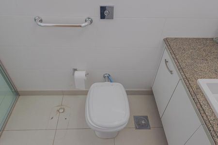 Casa à venda com 316m², 4 quartos e 4 vagasBanheiro da Suíte