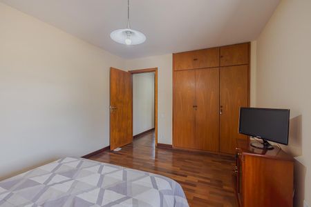Casa à venda com 316m², 4 quartos e 4 vagasQuarto 1
