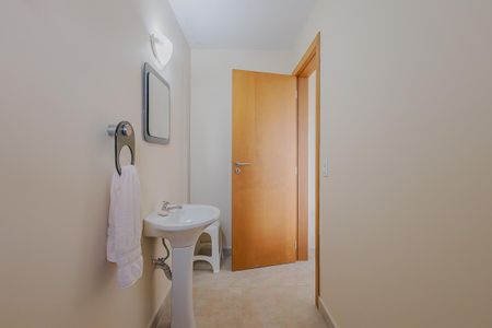 Casa à venda com 316m², 4 quartos e 4 vagasLavabo 2