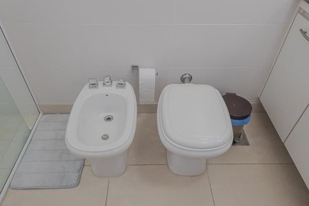 Casa à venda com 316m², 4 quartos e 4 vagasBanheiro 1