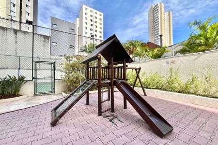 Apartamento à venda com 134m², 3 quartos e 3 vagasÁrea comum - Playground
