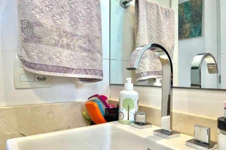 Apartamento à venda com 134m², 3 quartos e 3 vagasBanheiro da Suíte 2