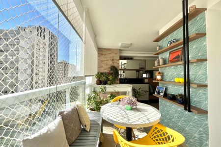 Apartamento à venda com 134m², 3 quartos e 3 vagasVaranda