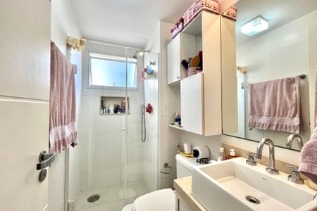 Apartamento à venda com 134m², 3 quartos e 3 vagasBanheiro da Suíte 1