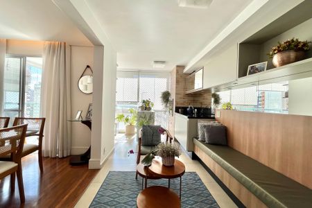 Apartamento à venda com 134m², 3 quartos e 3 vagasVaranda