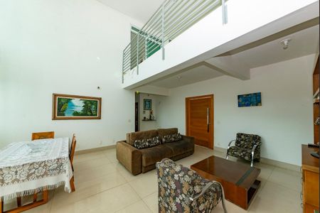 Casa à venda com 404m², 3 quartos e 5 vagasSala 1