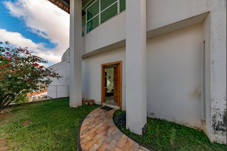 Casa à venda com 404m², 3 quartos e 5 vagasFachada