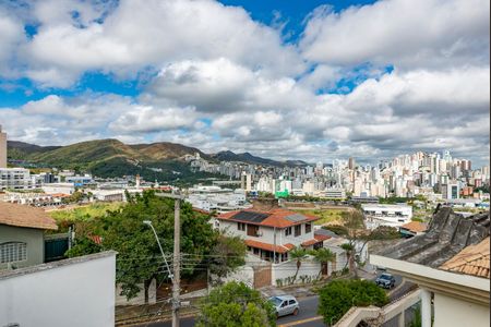 Casa à venda com 404m², 3 quartos e 5 vagasVaranda da Sala 2