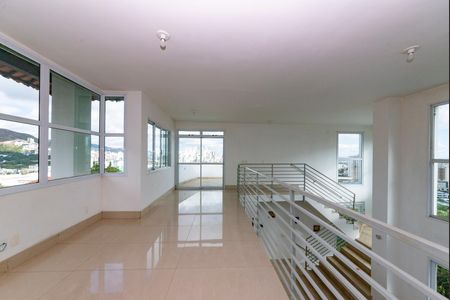 Casa à venda com 404m², 3 quartos e 5 vagasSala 2