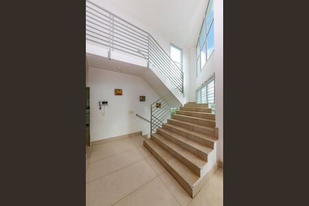 Casa à venda com 404m², 3 quartos e 5 vagasEscada