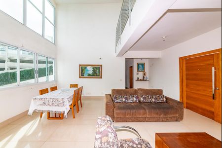 Casa à venda com 404m², 3 quartos e 5 vagasSala 1