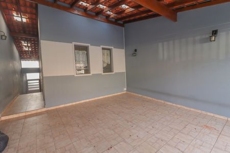 Casa à venda com 120m², 3 quartos e 2 vagas Casa à venda com 120m², 3 quartos e 2 vagasGaragem