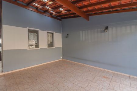 Casa à venda com 120m², 3 quartos e 2 vagas Casa à venda com 120m², 3 quartos e 2 vagasGaragem