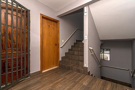 Apartamento à venda com 45m², 2 quartos e sem vagaEscada