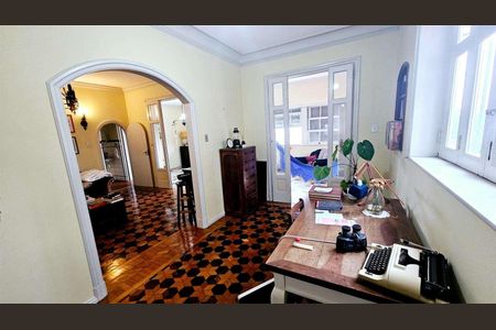 Casa à venda com 180m², 7 quartos e 3 vagas