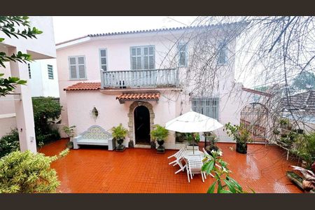 Casa à venda com 180m², 7 quartos e 3 vagas