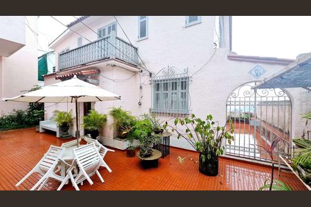 Casa à venda com 180m², 7 quartos e 3 vagas