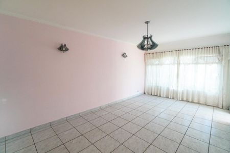 Casa à venda com 159m², 2 quartos e 3 vagasSala