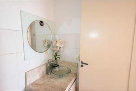 Apartamento à venda com 52m², 2 quartos e sem vaga Apartamento à venda com 52m², 2 quartos e sem vagaBanheiro